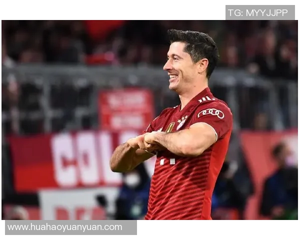 莱万重返老特拉福德为曼联进球拜仁球迷怒斥其背叛与忘恩负义