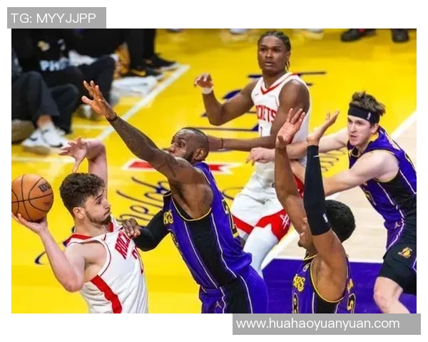 2017年12月21日火箭队与湖人队激战回顾精彩瞬间与球员表现分析